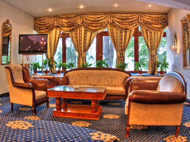 Hotel Cetate Împăratul Romanilor